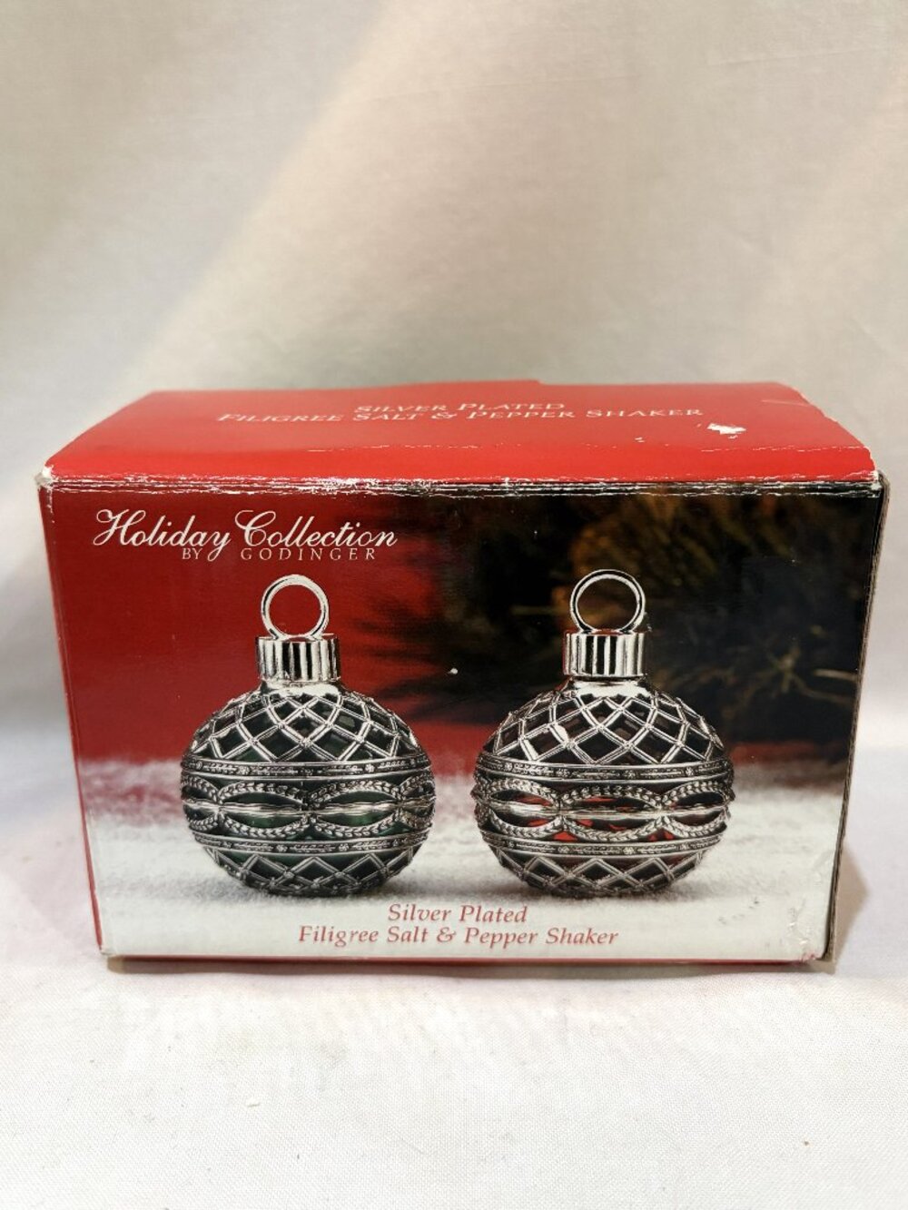 Godinger Silver Plated Filigree Red And Green Glass Salt Pepper Shaker Set NIB